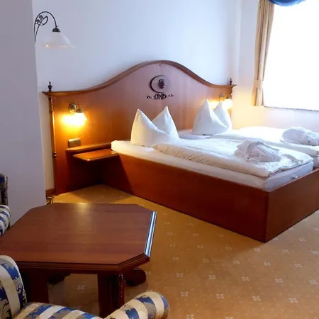 호텔 Goldner Loewe 4*